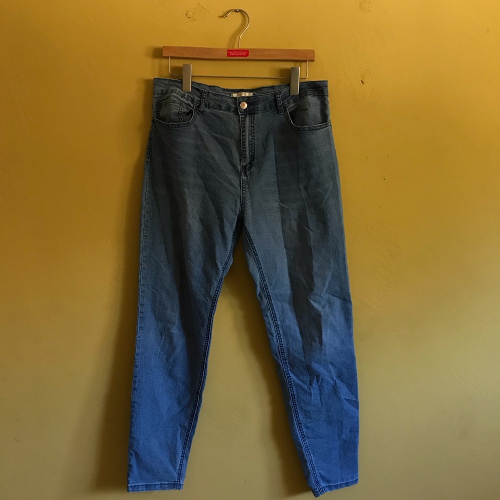 High waisted jeans